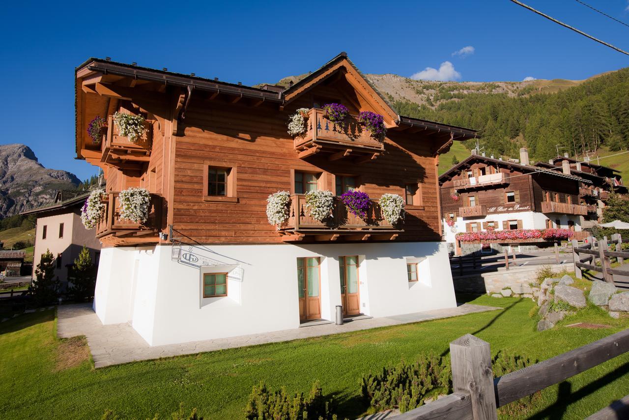 Aparthotel Les Fleurs Bleues à Livigno Extérieur photo